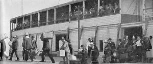 Sbarco di immigrati a Ellis Island, New York, inizio '900